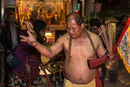 A Tang Ki casts jiao bei